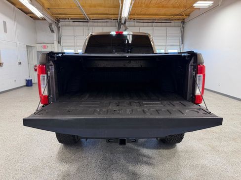 Used 2017 Ford F250 Lariat w/ Lariat Value Package image 10