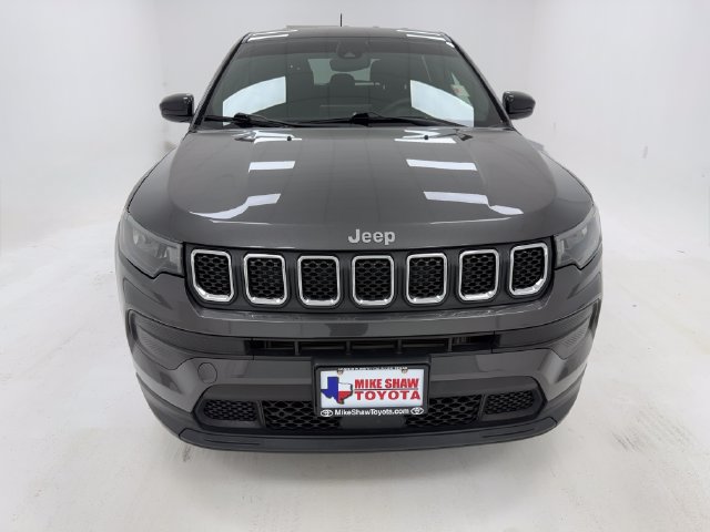Used 2023 Jeep Compass Sport AWD/4WD image 3