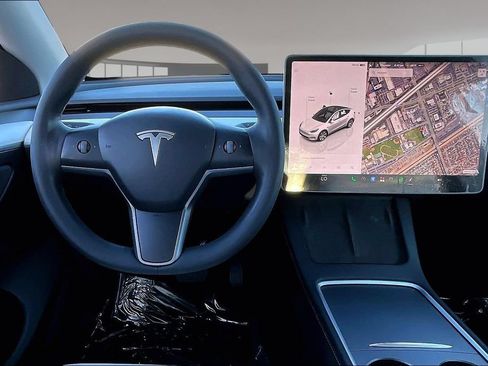 Used 2023 Tesla Model Y Long Range AWD/4WD image 8