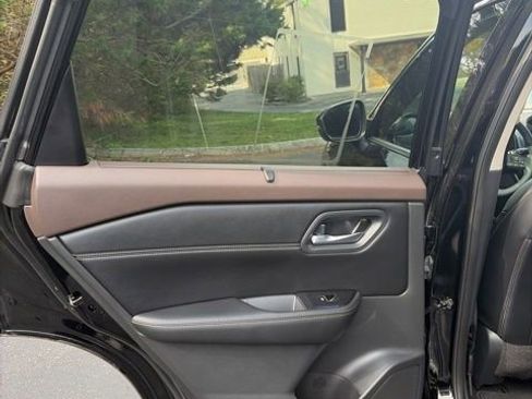 Used 2023 Nissan Rogue SL w/ SL Premium Package image 28