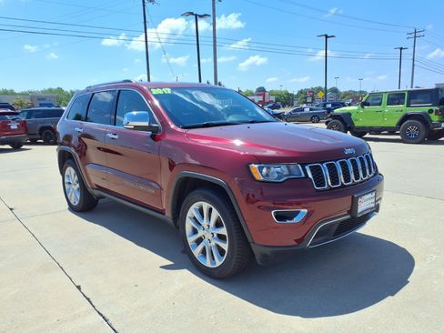 Used 2017 Jeep Grand Cherokee Limited w/ Trailer Tow Group IV AWD/4WD image 21