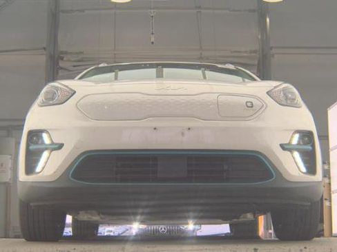 Used 2022 Kia Niro EX w/ Cold Weather Package image 8