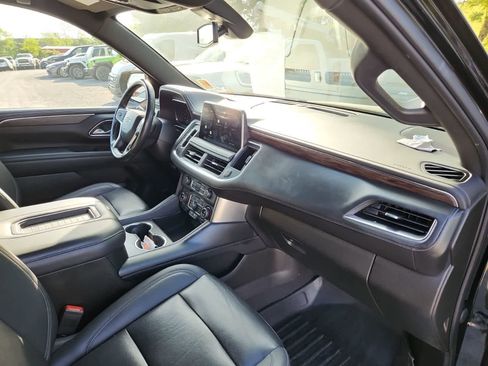 Used 2022 Chevrolet Suburban Z71 image 17