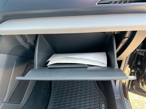 Used 2022 Volkswagen Taos SE image 35