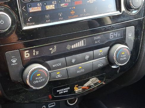 Used 2018 Nissan Rogue SV w/ Premium Package AWD/4WD image 15