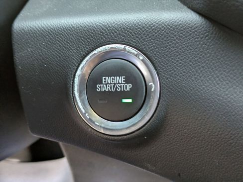 Used 2023 GMC Terrain SLE w/ Driver Convenience Package image 22