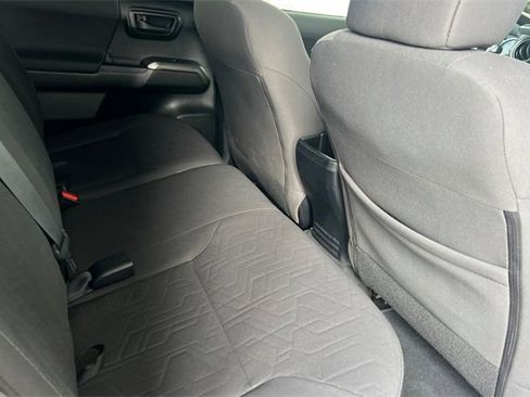 Used 2017 Toyota Tacoma TRD Sport image 17