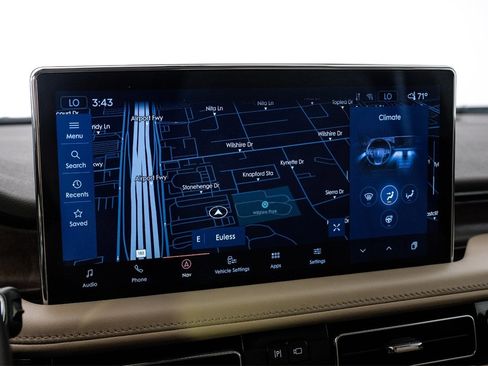 Used 2023 Lincoln Nautilus Reserve image 22