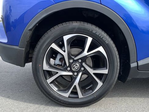 Used 2021 Toyota C-HR XLE image 11