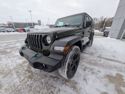 Used 2022 Jeep Wrangler Unlimited Sport image 7