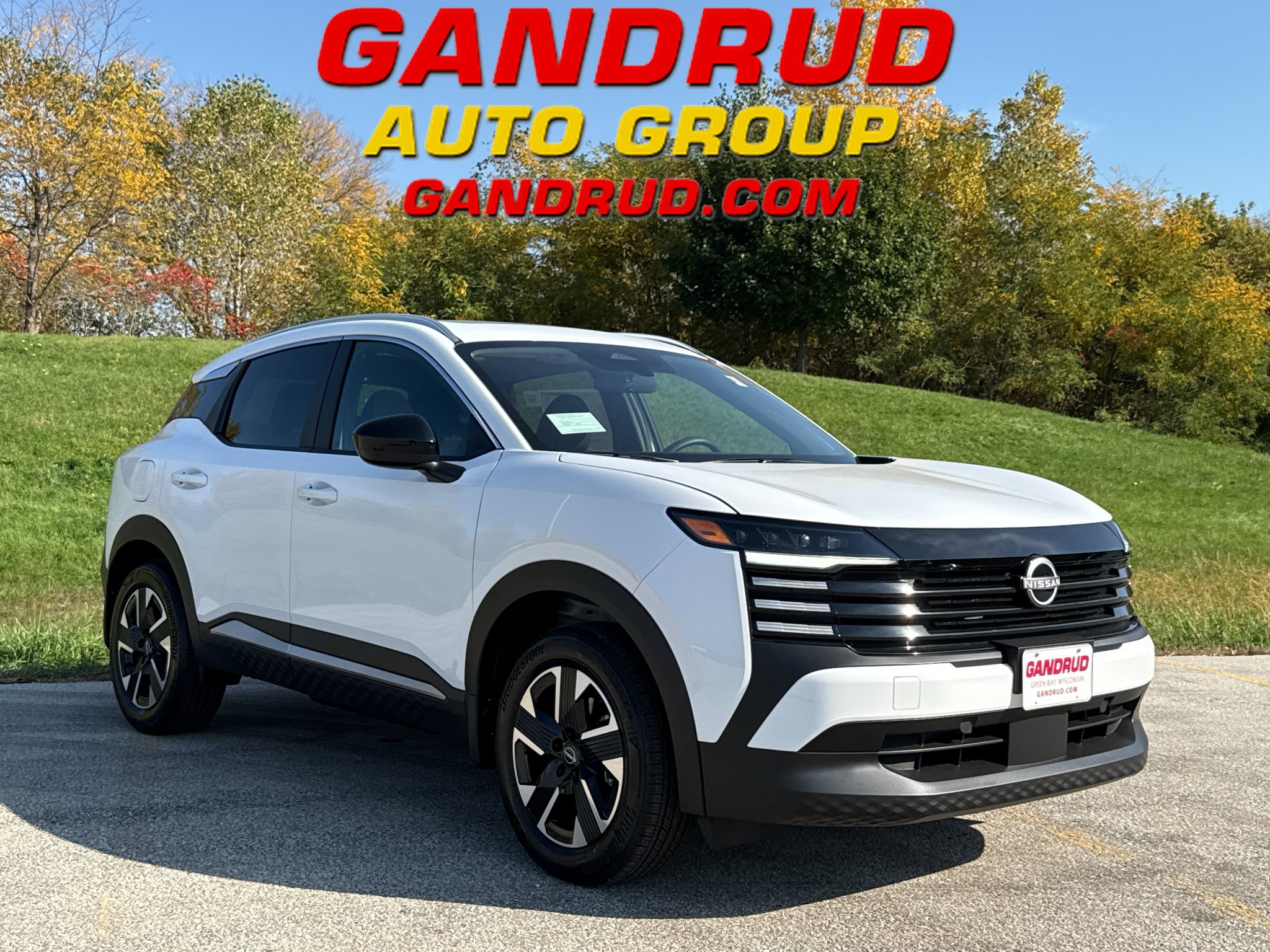 New 2027 Nissan Kicks SV AWD/4WD image 1