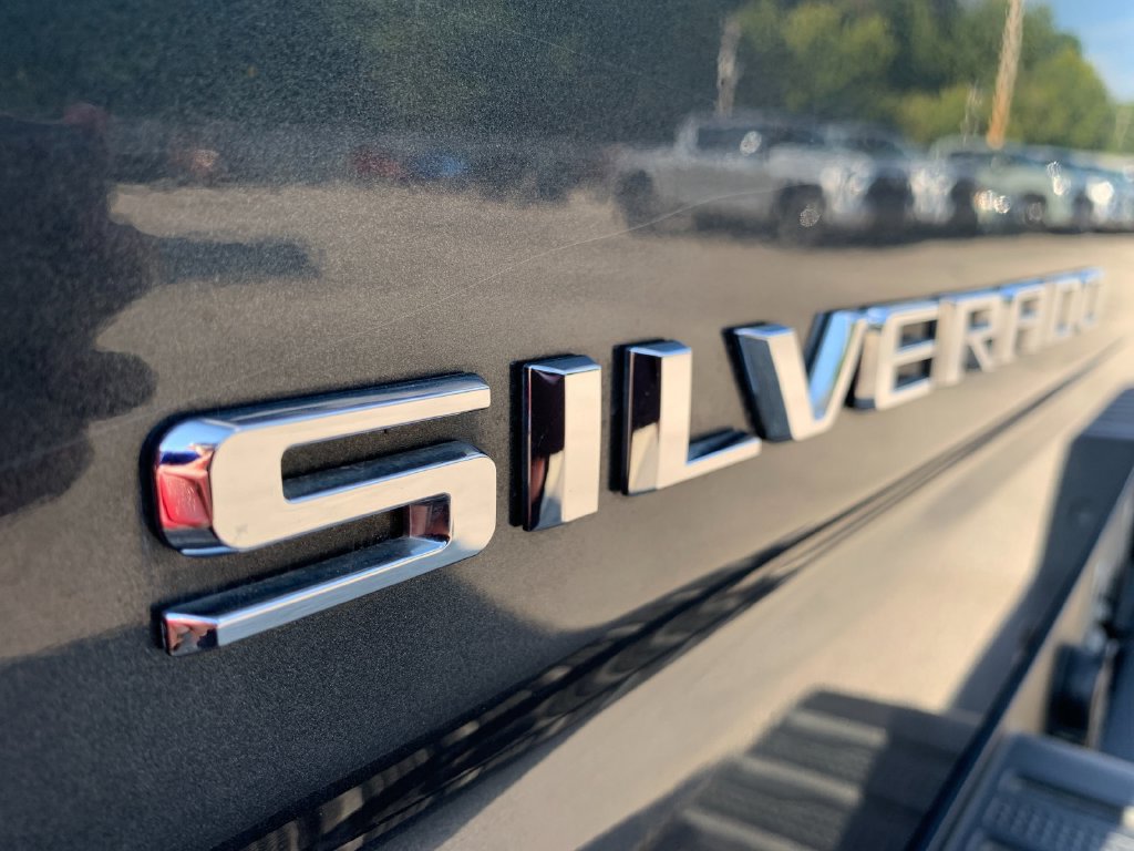 Used 2022 Chevrolet Silverado 1500 RST AWD/4WD image 35