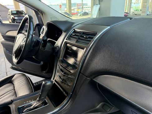 Used 2013 Lincoln MKX AWD image 26