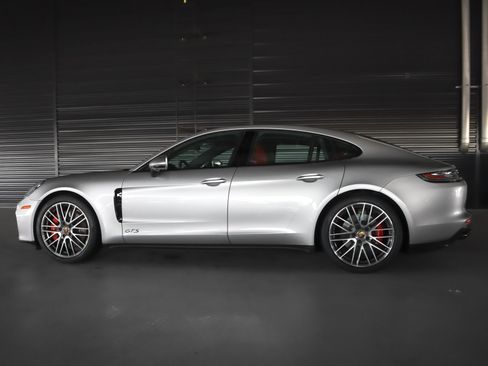 Certified 2023 Porsche Panamera GTS image 2