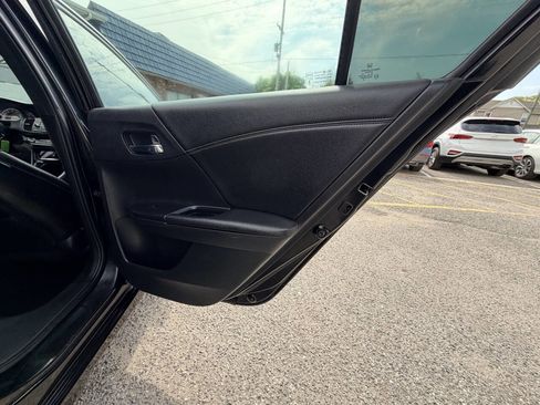 Used 2017 Honda Accord Sport image 14