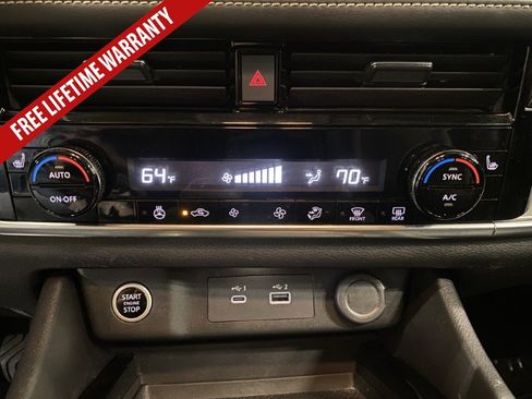 Used 2022 Nissan Rogue SV w/ SV Premium Package AWD/4WD image 38