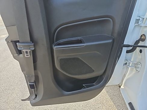 Used 2017 Chevrolet Colorado Z71 image 32