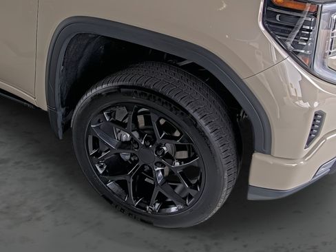 Certified 2023 GMC Sierra 1500 AT4 w/ AT4 Premium Package AWD/4WD image 16