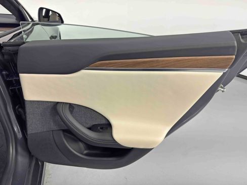 Used 2021 Tesla Model S Plaid image 45