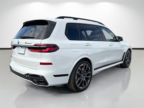 New 2026 BMW X7 M60i image 3