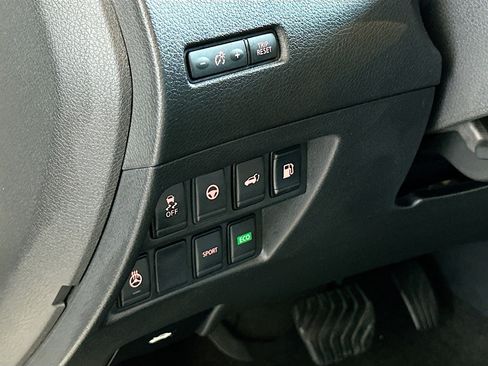 Used 2019 Nissan Rogue SL w/ Premium Package image 9