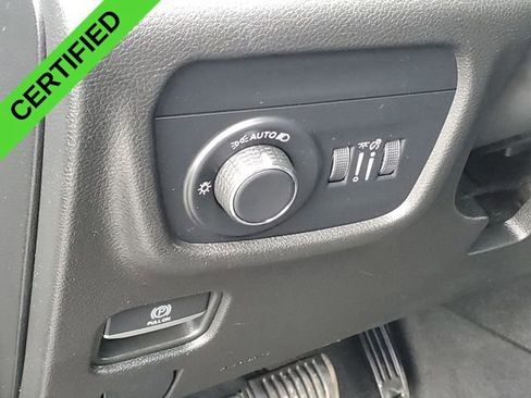 Used 2023 Jeep Grand Cherokee Laredo AWD/4WD image 36
