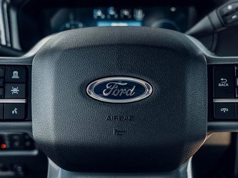 New 2026 Ford F250 Lariat w/ Black Appearance Package image 32