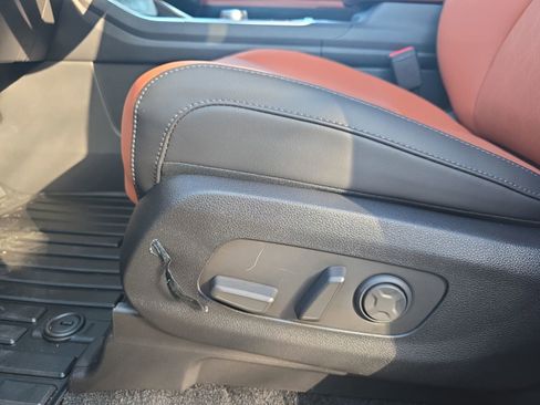 New 2026 Kia Carnival EX image 27