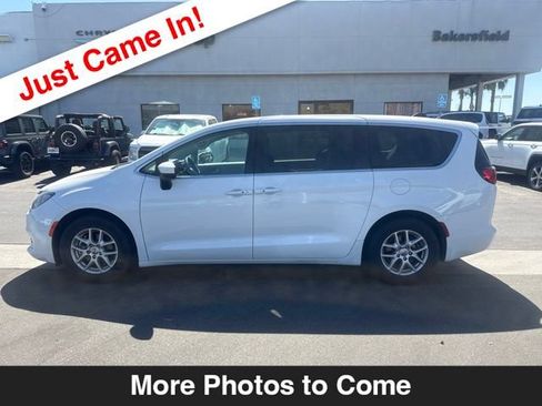 Used 2023 Chrysler Voyager LX FWD image 2