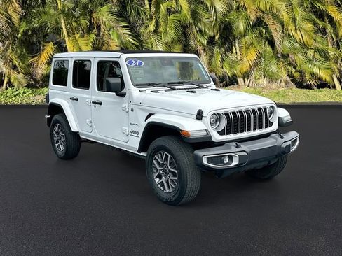 Used 2024 Jeep Wrangler Sahara w/ Technology Group image 2