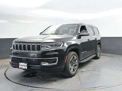 Used 2024 Jeep Wagoneer Series II AWD/4WD image 8