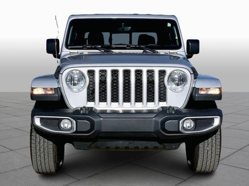 Used 2023 Jeep Gladiator Overland image 3