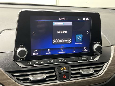 Used 2025 Nissan Altima 2.5 SV FWD image 17