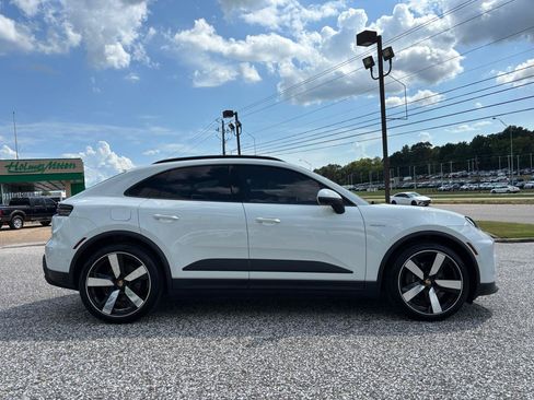 Used 2024 Porsche Macan 4 Electric AWD/4WD image 6