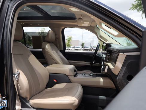 Used 2024 Ford Expedition Max Limited AWD/4WD image 33