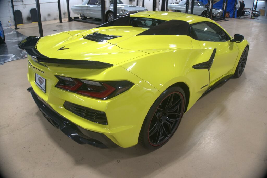 Used 2024 Chevrolet Corvette Z06 RWD image 5