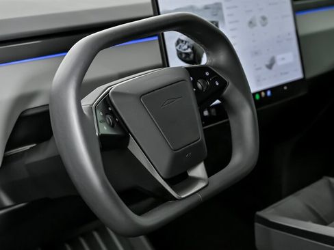 Used 2024 Tesla Cybertruck AWD Crew Cab image 20