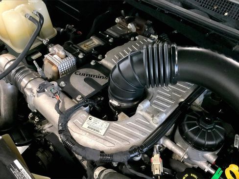 Used 2016 Nissan Titan SL image 31