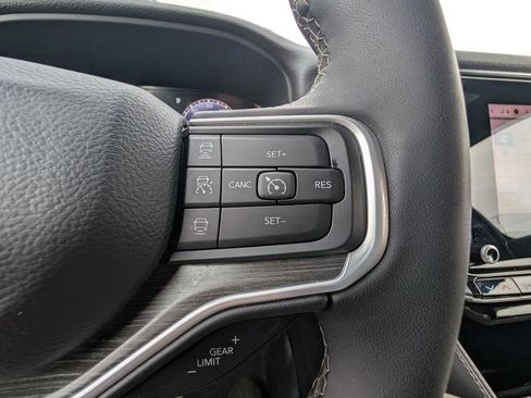 Used 2024 Jeep Wagoneer Series III image 21