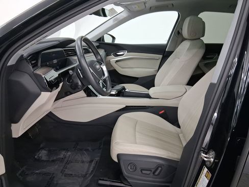 Used 2022 Audi e-tron Premium Plus image 5