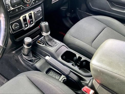 Used 2021 Jeep Wrangler Sport AWD/4WD image 14