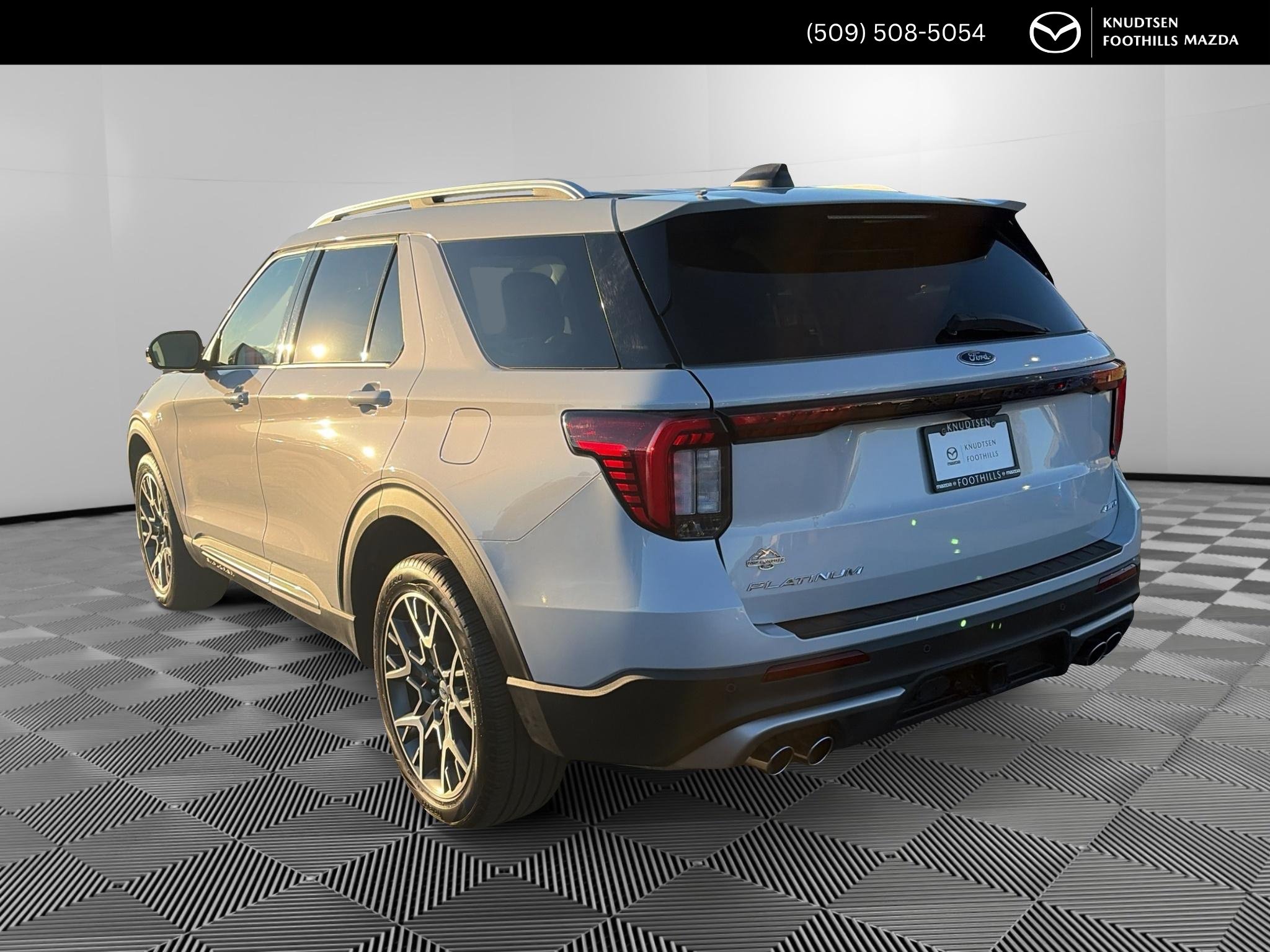 Used 2025 Ford Explorer Platinum w/ Ultimate Package AWD/4WD image 5