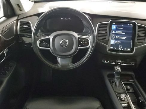 Used 2019 Volvo XC90 T6 Momentum w/ Protection Package Premier AWD/4WD image 16