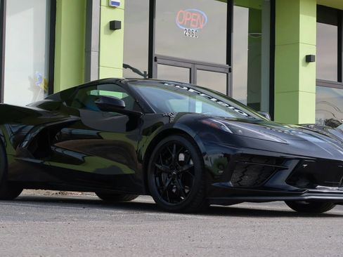 Used 2021 Chevrolet Corvette Stingray Premium Conv w/ Z51 Performance Package image 6