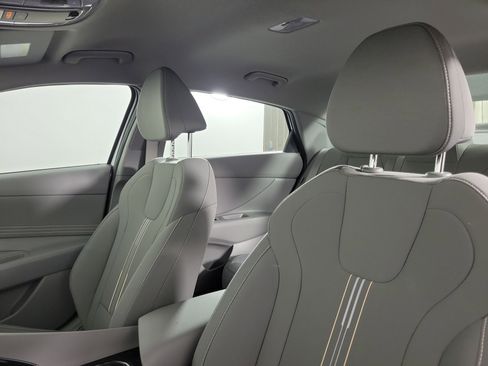 New 2025 Hyundai Elantra SEL image 27
