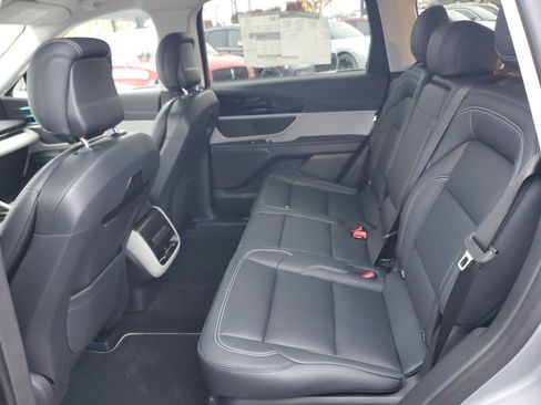 New 2025 Lincoln Nautilus Premier image 27