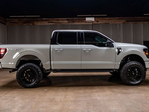 Used 2024 Ford F150 XLT w/ XLT Black Appearance Package AWD/4WD image 11