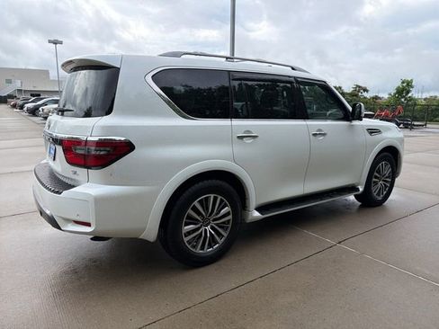 Used 2023 Nissan Armada SL w/ Captain's Chairs Package RWD image 5