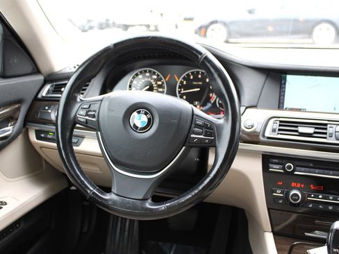 Used 2012 BMW 750Li xDrive image 13