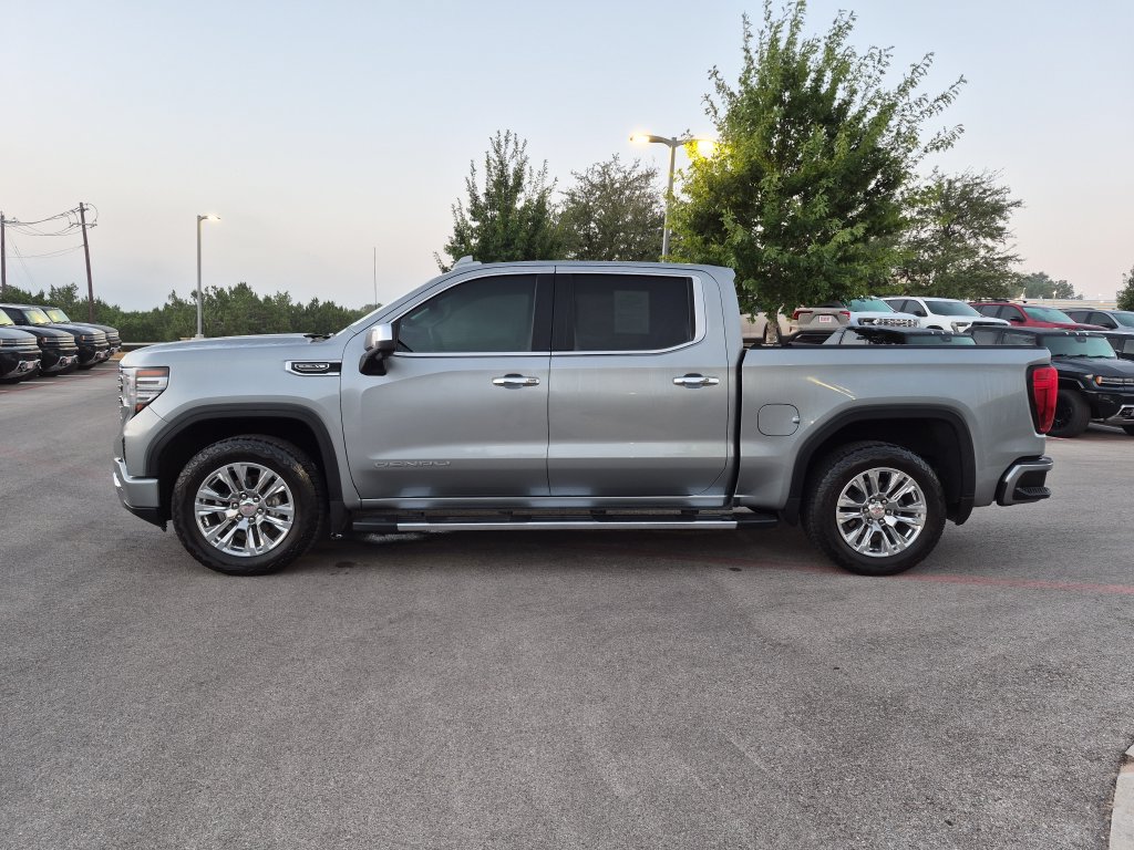Used 2025 GMC Sierra 1500 Denali AWD/4WD image 5
